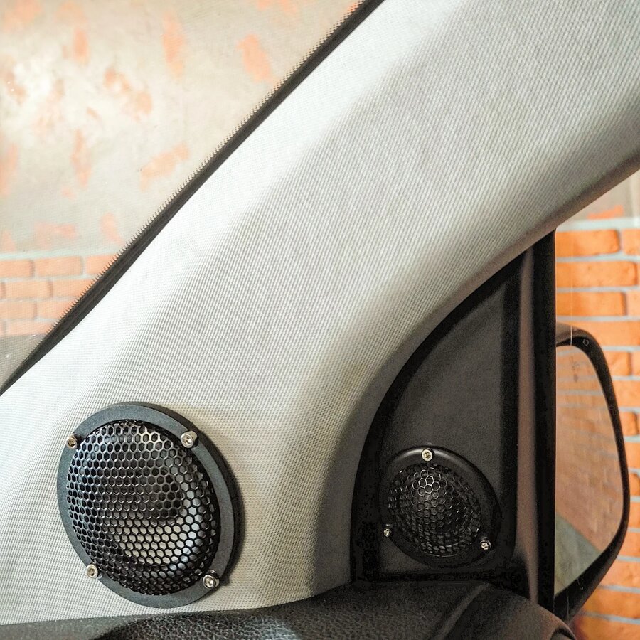 Динамики аудиосистемы Sound Quality в передней стойке Peugeot — «Блюзмобиль», Гомель